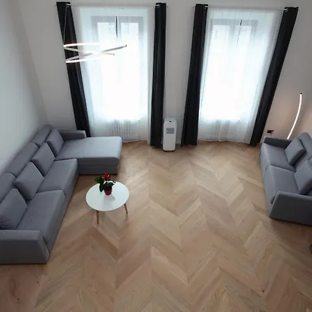 The House - Mezibranska Apartment Prague
