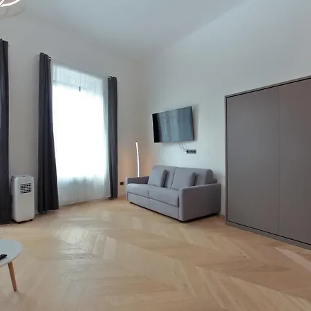 Apartment The House - Mezibranska Prague