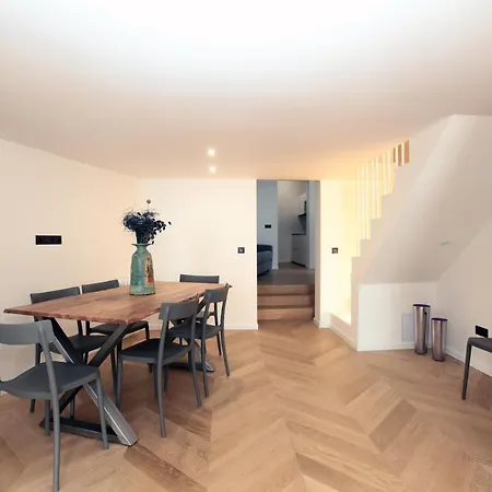 Apartment The House - Mezibranska *