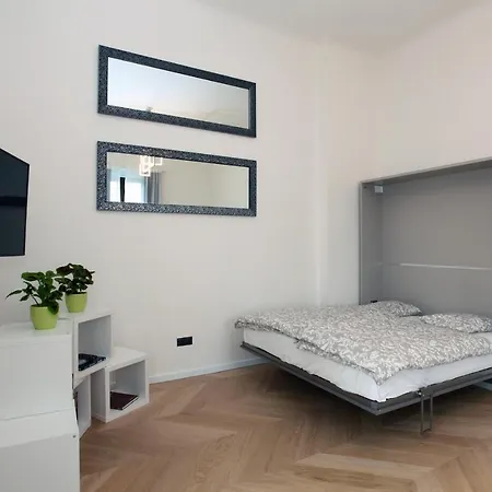 The House - Mezibranska Apartmán Praha
