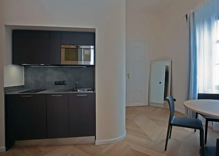 The House - Mezibranska Lejlighed